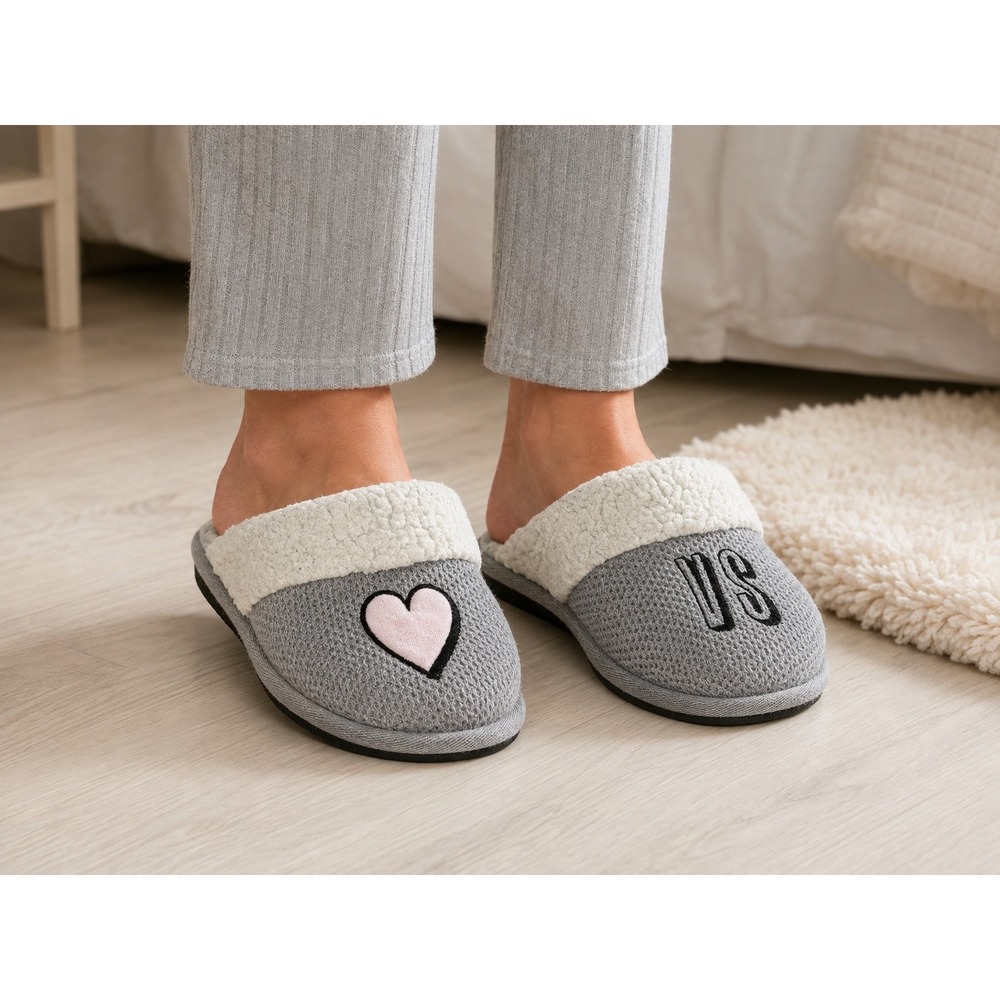 Victorias Secret Gray Waffle Knit Heart VS Logo Slippers M 7-8